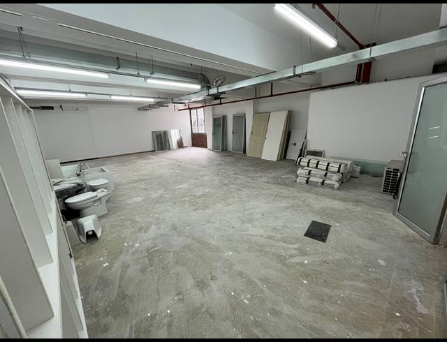 133M² OFFICE TO LET IN WOODSTOCK